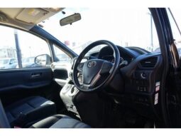 
										TOYOTA VOXY 2015 full									