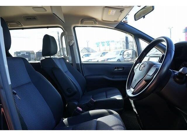 
								TOYOTA VOXY 2015 full									