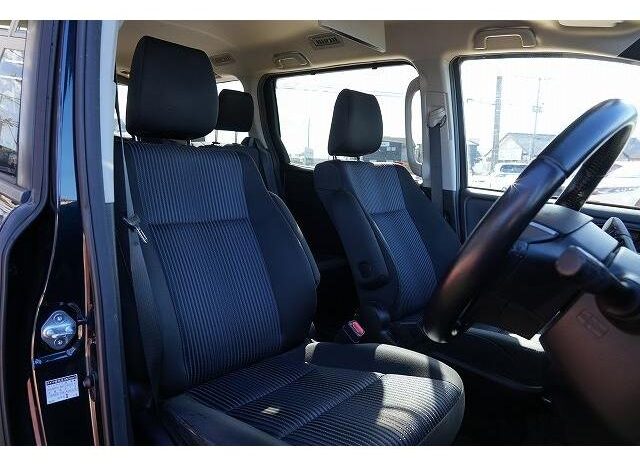 
								TOYOTA VOXY 2015 full									