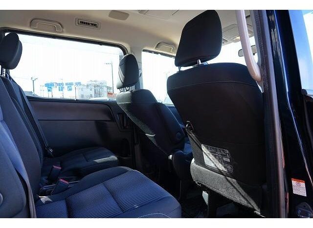 
								TOYOTA VOXY 2015 full									