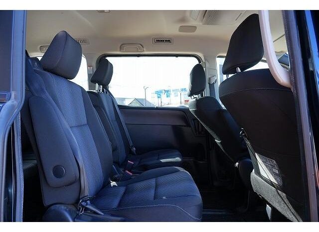 
								TOYOTA VOXY 2015 full									