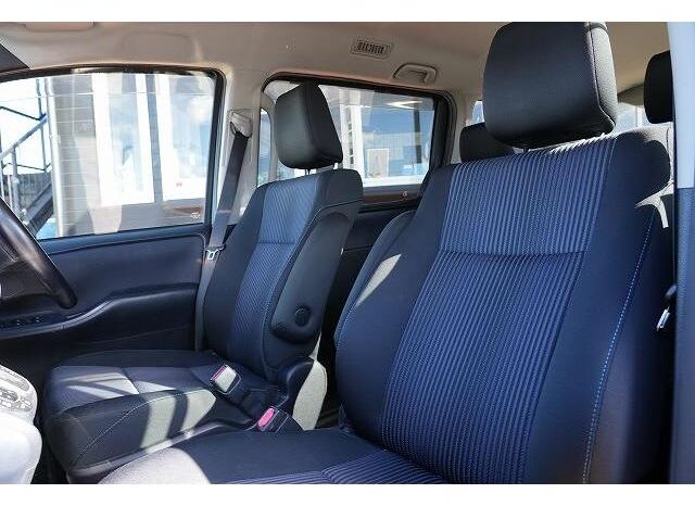 
								TOYOTA VOXY 2015 full									