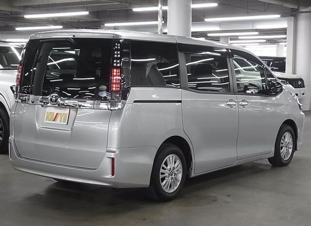 
								TOYOTA VOXY 2016 full									