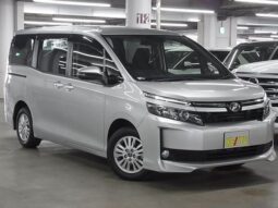 
										TOYOTA VOXY 2016 full									