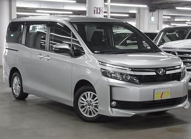 
								TOYOTA VOXY 2016 full									