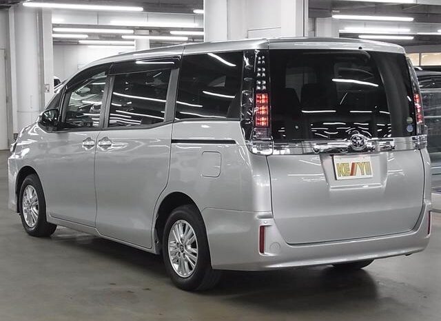 
								TOYOTA VOXY 2016 full									