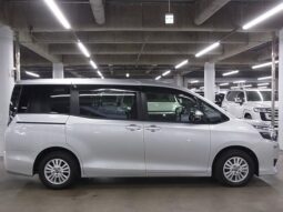 
										TOYOTA VOXY 2016 full									