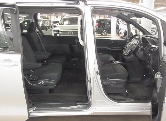 
								TOYOTA VOXY 2016 full									