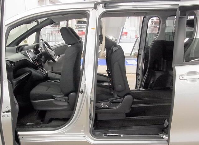 
								TOYOTA VOXY 2016 full									