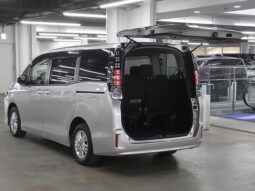 
										TOYOTA VOXY 2016 full									