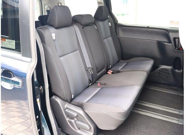 
								TOYOTA VOXY 2014 full									