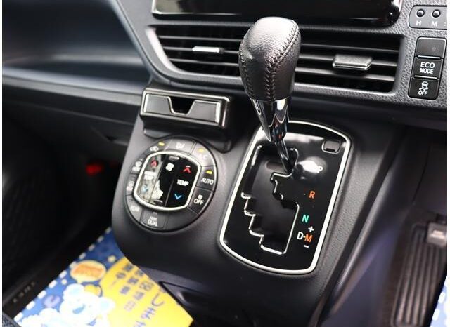 
								TOYOTA VOXY 2014 full									