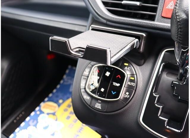 
								TOYOTA VOXY 2014 full									