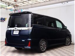 
										TOYOTA VOXY 2014 full									