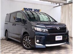 TOYOTA VOXY 2014