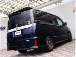 
										TOYOTA VOXY 2014 full									