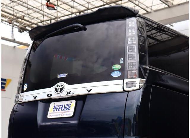 
								TOYOTA VOXY 2014 full									