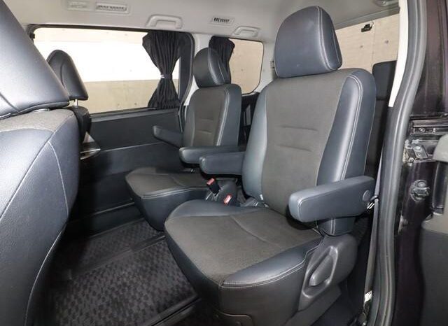 
								TOYOTA VOXY 2014 full									