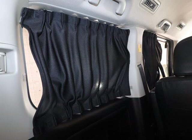 
								TOYOTA VOXY 2014 full									