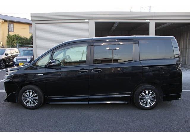 
								TOYOTA VOXY 2014 full									