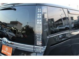 
										TOYOTA VOXY 2014 full									