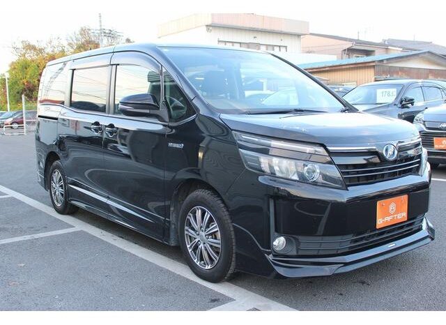 
								TOYOTA VOXY 2014 full									