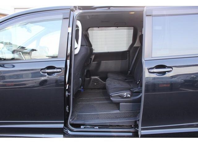 
								TOYOTA VOXY 2014 full									