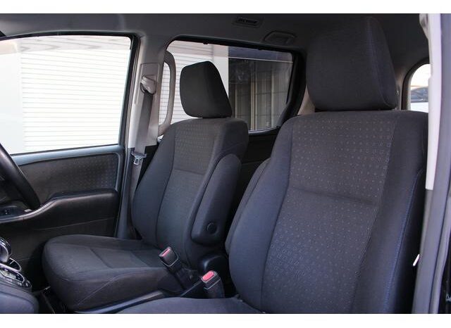 
								TOYOTA VOXY 2014 full									