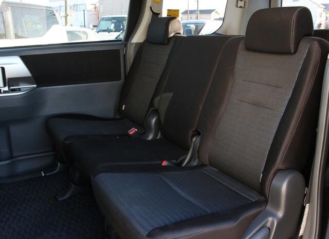 
								TOYOTA VOVY 2008 full									