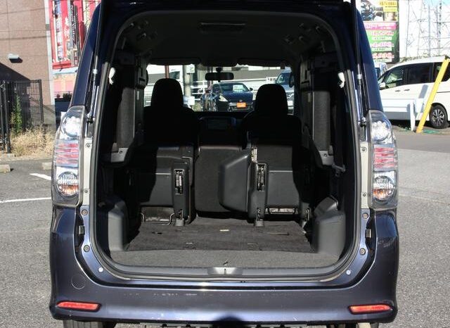 
								TOYOTA VOVY 2008 full									