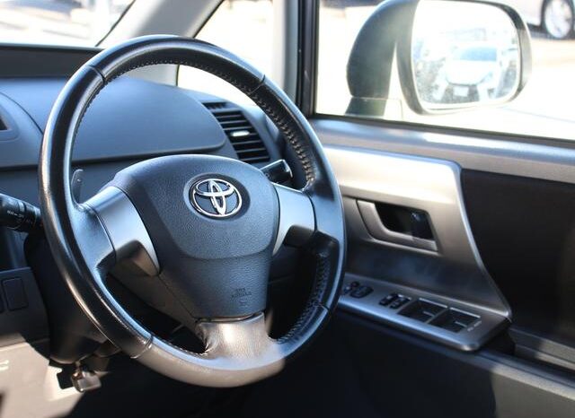 
								TOYOTA VOVY 2008 full									