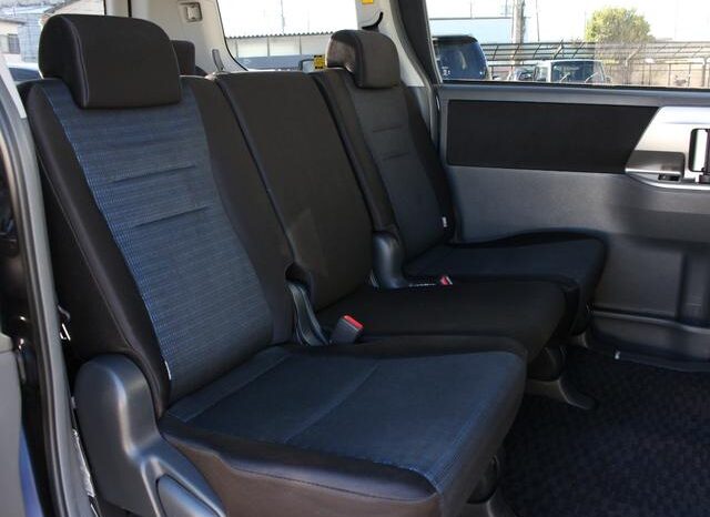 
								TOYOTA VOVY 2008 full									