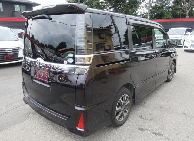 
								TOYOTA VOXY 2017 full									