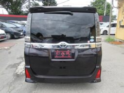 
										TOYOTA VOXY 2017 full									