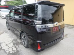 
										TOYOTA VOXY 2017 full									