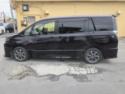 
										TOYOTA VOXY 2017 full									