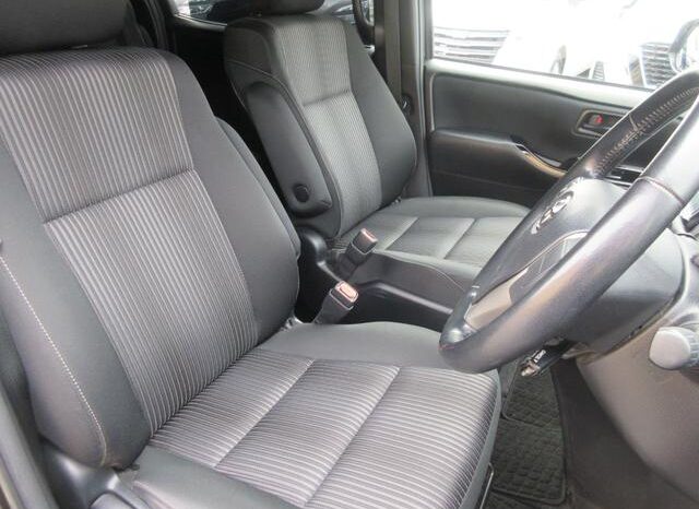 
								TOYOTA VOXY 2017 full									