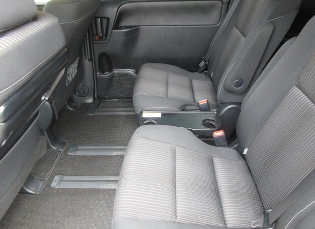 
								TOYOTA VOXY 2017 full									