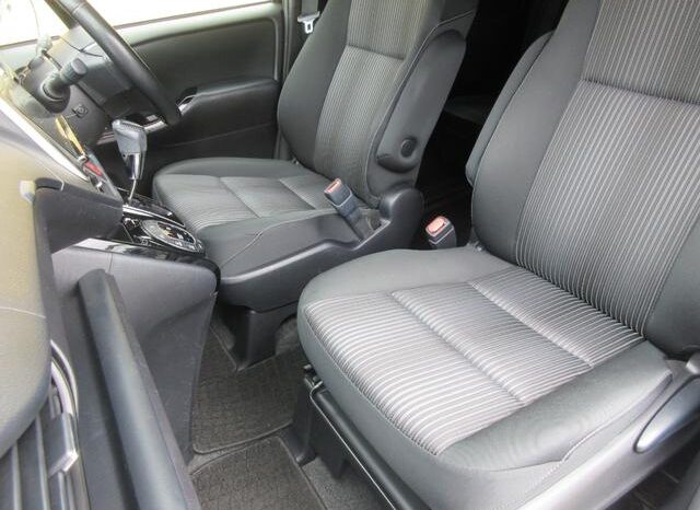 
								TOYOTA VOXY 2017 full									