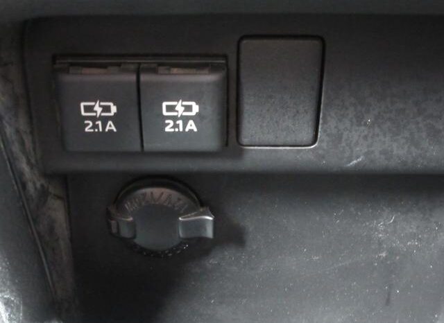 
								TOYOTA VOXY 2017 full									