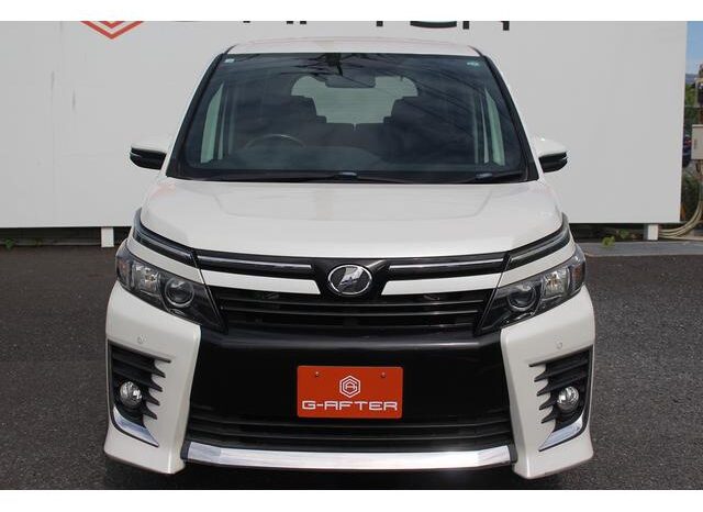 
								TOYOTA VOXY 2014 full									