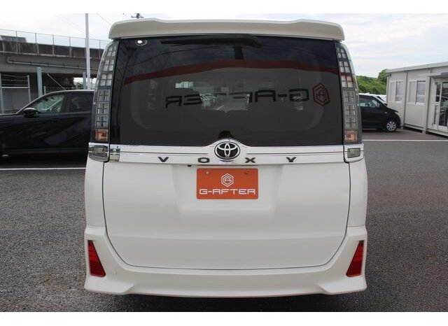 
								TOYOTA VOXY 2014 full									