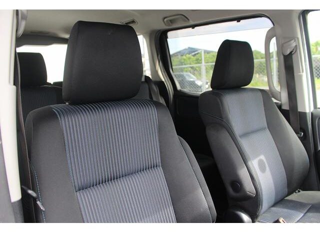 
								TOYOTA VOXY 2014 full									