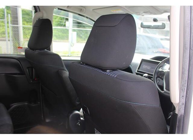 
								TOYOTA VOXY 2014 full									