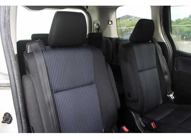 
								TOYOTA VOXY 2014 full									