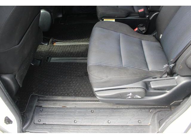 
								TOYOTA VOXY 2014 full									