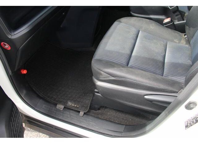 
								TOYOTA VOXY 2014 full									