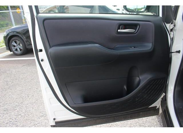 
								TOYOTA VOXY 2014 full									