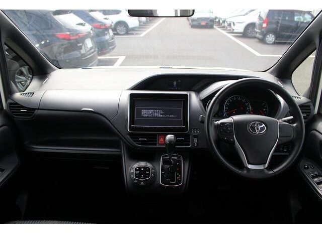 
								TOYOTA VOXY 2014 full									