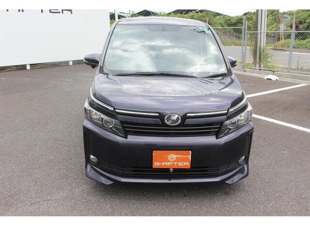 
								TOYOTA VOXY 2015 full									